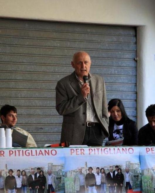 Marras al fianco di Ferri: «Votate per lui»