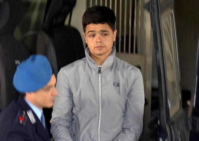 Massacrò i carabinieri «Deve restare in carcere» 