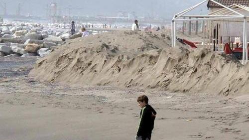 Erosione, l’arenile di Ronchi è scomparso