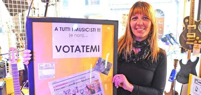 Antonella chiede il voto dei musicisti 