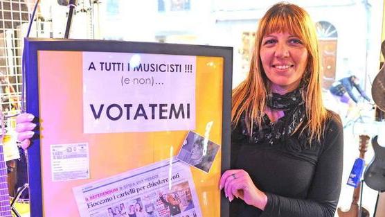 Antonella chiede il voto dei musicisti