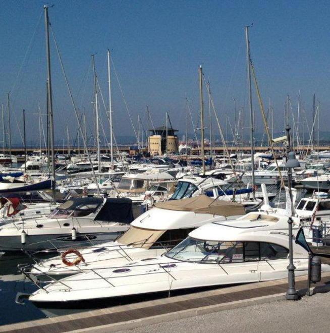 I Comitati aprono il fuoco In 100 fanno causa al porto 