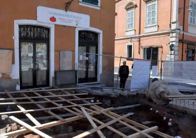 «Negozio inaccessibile per gli scavi della fornace» 