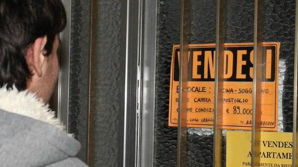 Comprare casa sempre più difficile a causa della crisi
