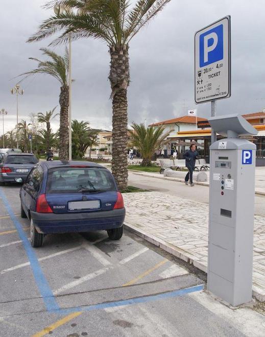 Parcheggio gratis per i primi 20 minuti sul lungomare 