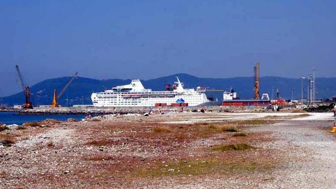 Menconi: Massa ha bloccato il porticciolo