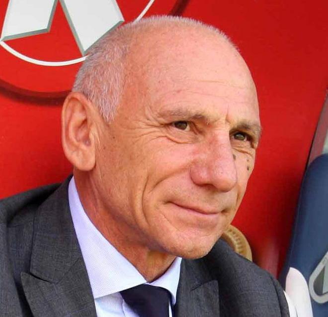 Il tecnico azzurro in gialloblù segnò 22 reti