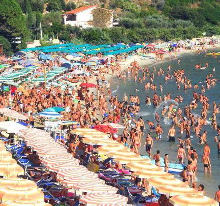 L’isola piace di più ai turisti stranieri 