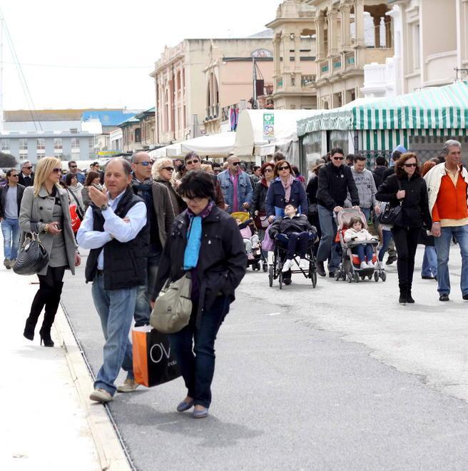Un weekend lungo e con il sole Ma le prenotazioni languono 