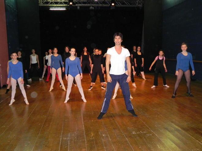 Kledi Kadiu a Cascina per la giornata mondiale della danza 