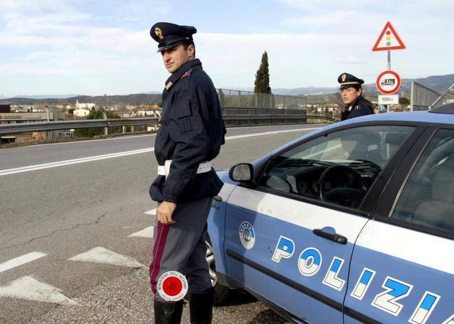 Lo specchietto rotto è solo una scusa per prendere soldi 