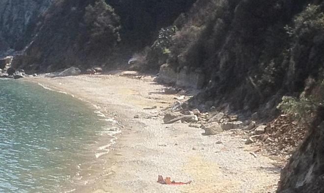 Frana minaccia la spiaggia del Seccione