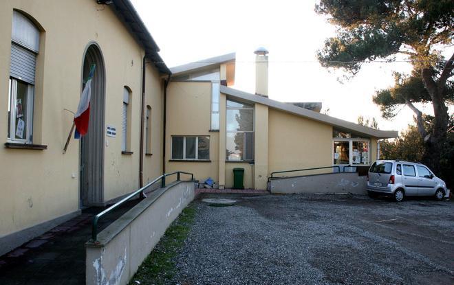 Scuola chiusa per amianto slitta il trasferimento 