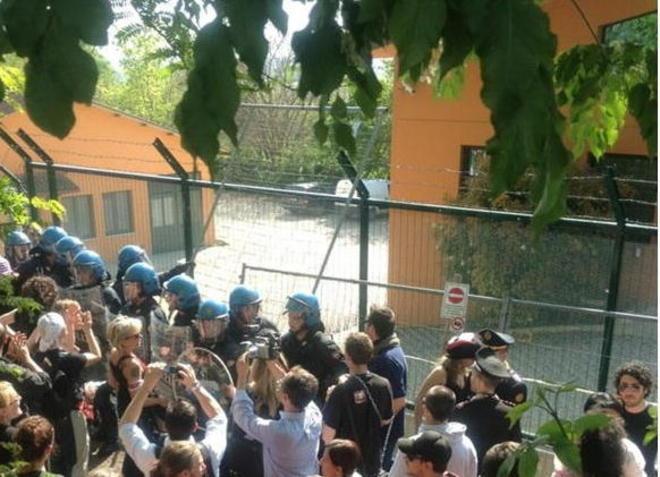 In carcere a 21 anni per liberare i beagle-cavia