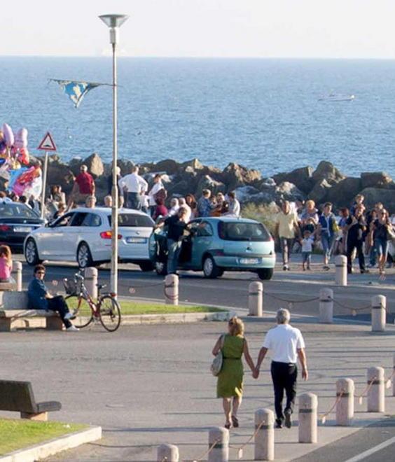 Gli sbandieratori gigliati «Pisani, venite a Firenze» 