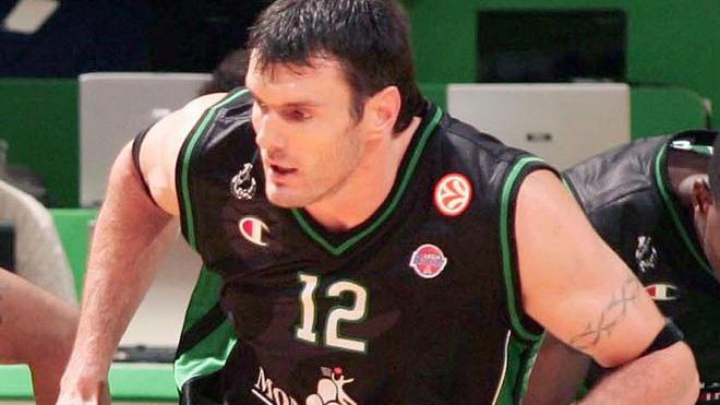 Siena sigilla il primo posto, Milano in forma playoff