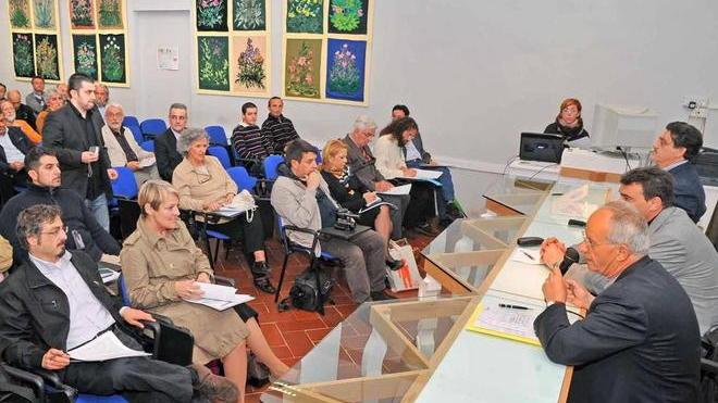 I parcheggi fuori dalla Ztl dividono i candidati