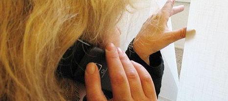 Molesta una studentessa di 17 anni 