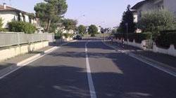 Una strada pericolosa dimenticata dal Comune