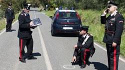 Tre raffiche di mitraglietta contro i carabinieri