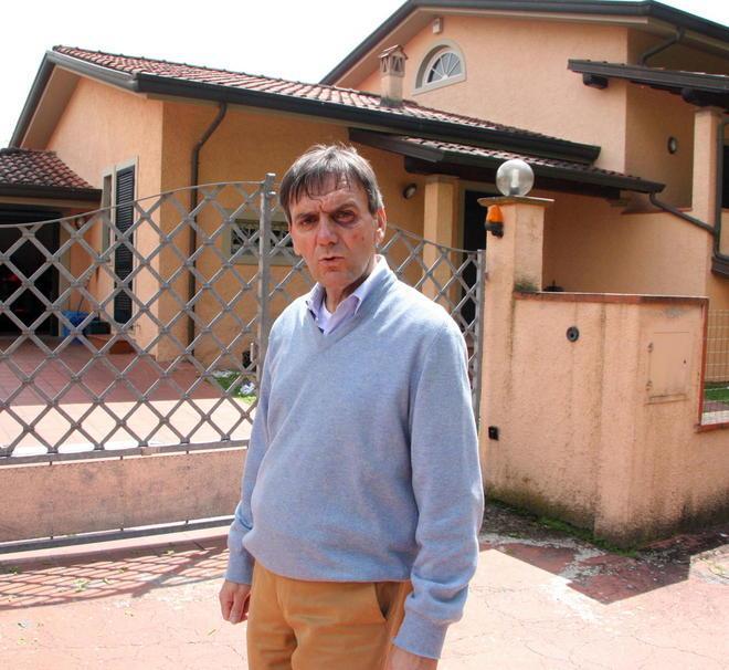 Politico pestato e rapinato nella sua villa 
