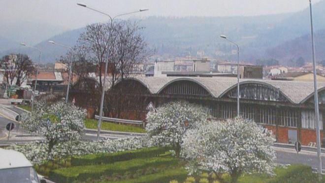 Tessile e botanica si uniscono dentro la rotonda