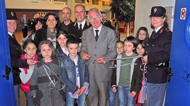 Poliziotto amico, inaugurata la mostra in biblioteca 