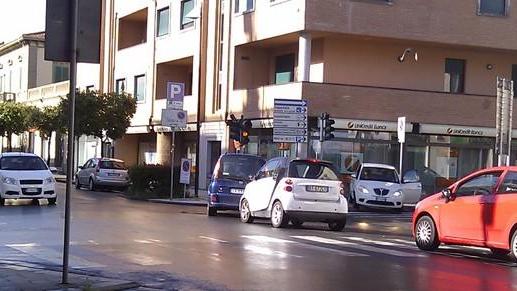 «Semafori spenti e nessun vigile al termine del mercato»