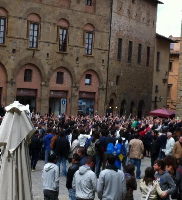 L’urlo della piazza: in mille per salvare il Mercuzio di Punzo