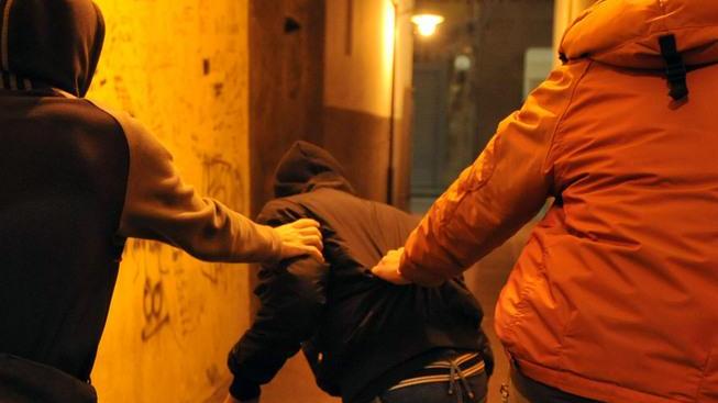Cazzotti, sputi e ingiurie in classe