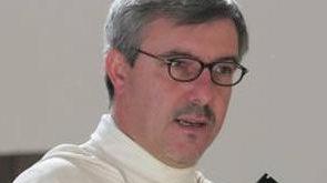 Saracinesche abbassate Il paese si veste a lutto