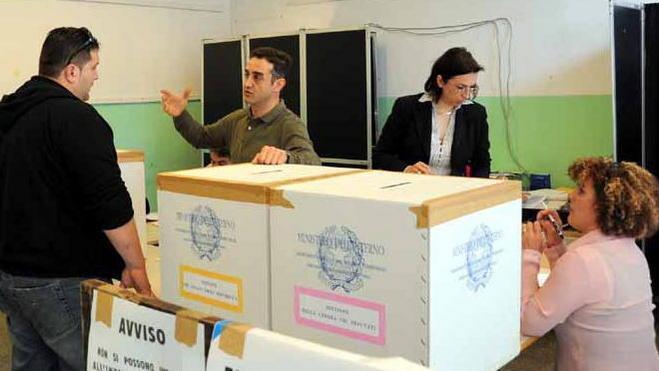 Dieci aspiranti sindaco in cerca di gloria