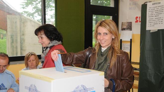 Tambellini sfiora l'elezione al primo turno / Cronaca Fazzi al ballottaggio, Favilla è fuori