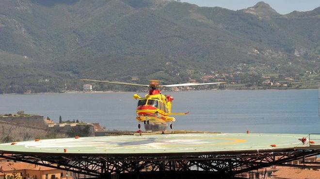 Finalmente il Pegaso atterra sull’elisuperficie di Portoferraio