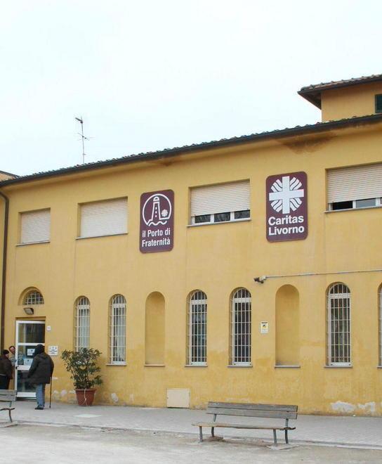 Mamma in difficoltà e figlio di un anno adottati dalla polizia 