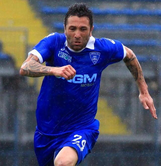 Stovini e Buscé a parte ma stasera ci saranno, provati sia il modulo 4-3-1-2 che il 4-4-2
