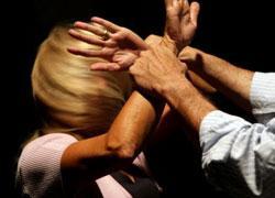 «Picchiata per anni da mio marito» l’incubo di una donna 