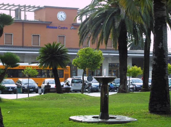 Il fidanzato non c’è, la salvano i carabinieri 