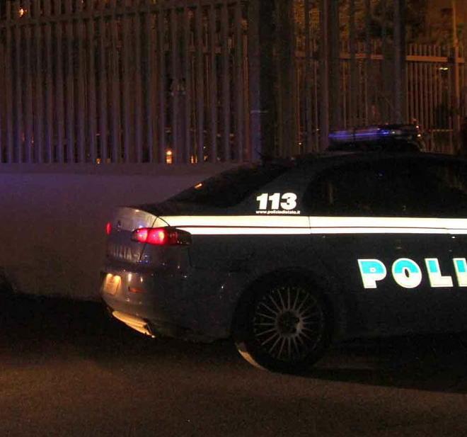 Rapì le sue due figlie ricercato dalla polizia per traffico di droga 