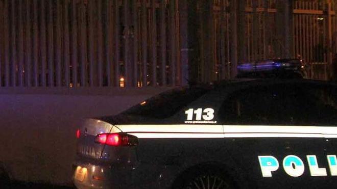 Rapì le sue due figlie ricercato dalla polizia per traffico di droga