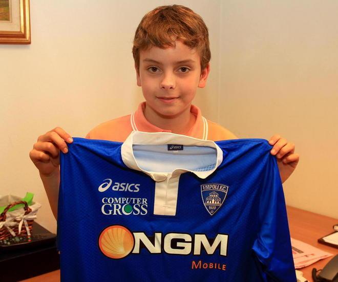 La maglia dell’Empoli sulle spalle di Andrea Tofani 