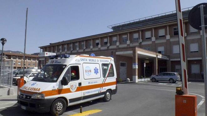 Scontro auto-bici, muore un anziano