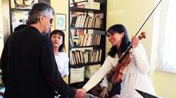 Andrea Bocelli porta la musicoterapia all’hospice