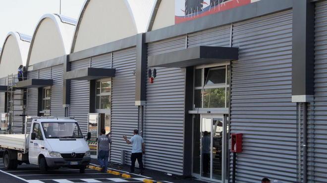E’ primavera, fioriscono ristoranti e negozi low cost