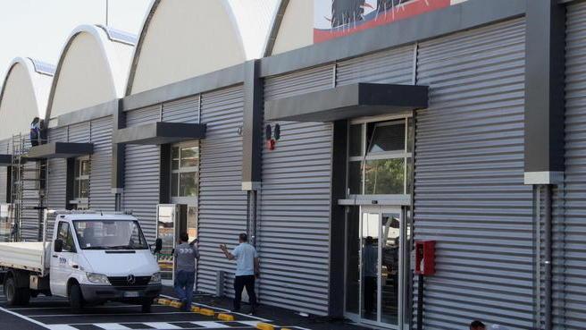 E’ primavera, fioriscono ristoranti e negozi low cost