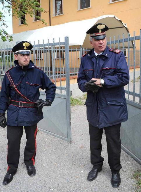 Morto da giorni, l’allarme da una vicina 