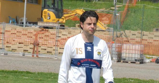 Le due squadre di Capanne salutano il bomber Thomas Fogli