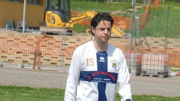Le due squadre di Capanne salutano il bomber Thomas Fogli