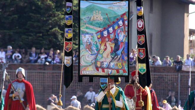 Palio, la maledizione della pioggia «Rinvio? Un guaio»
