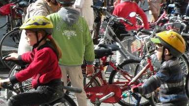 Domenica tutti in bici insieme ai vigili del fuoco